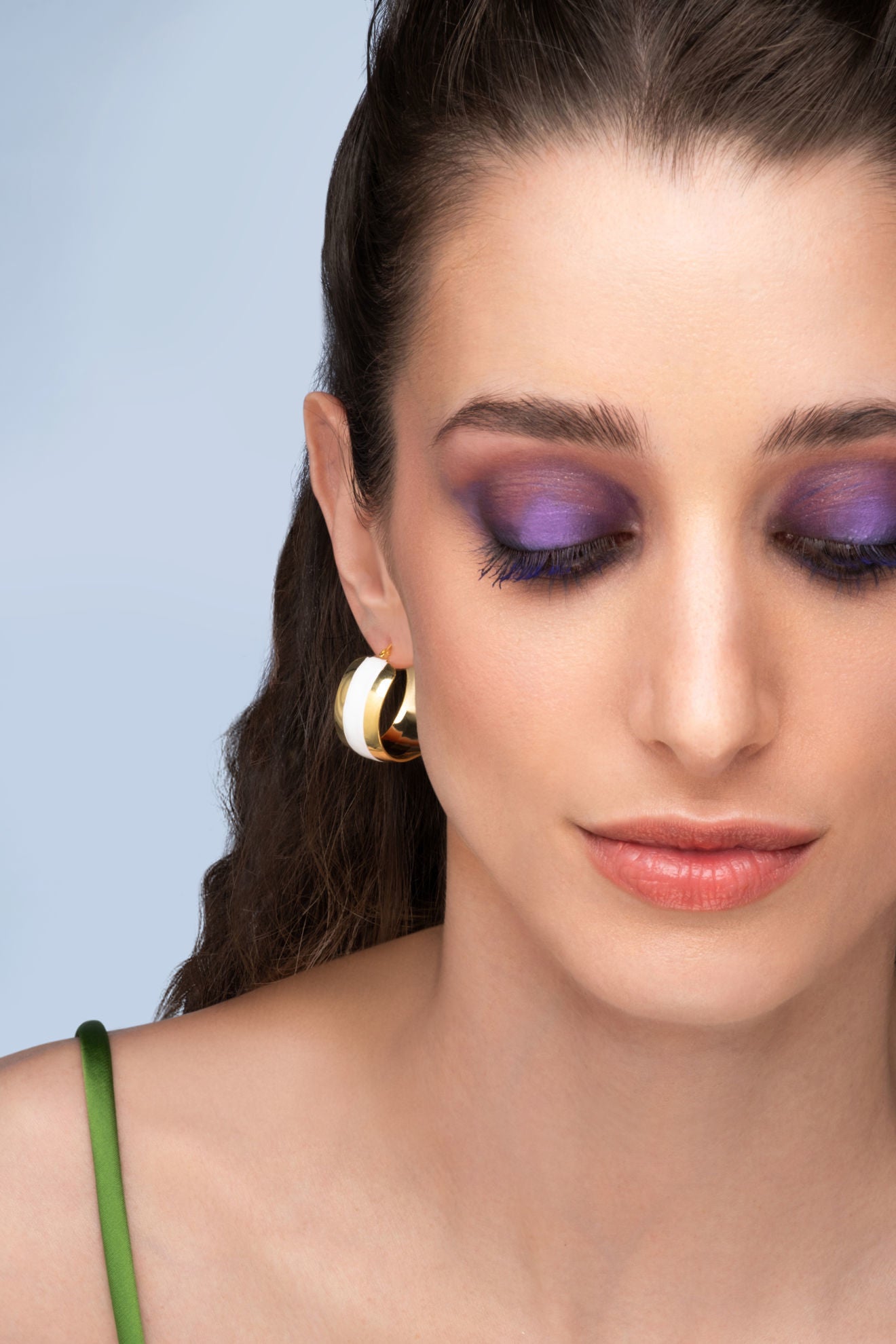 Σκουλαρίκια κρίκοι Pop 23 από επιχρυσωμένο ασήμι 925° με λευκό σμάλτο Εικόνα 2