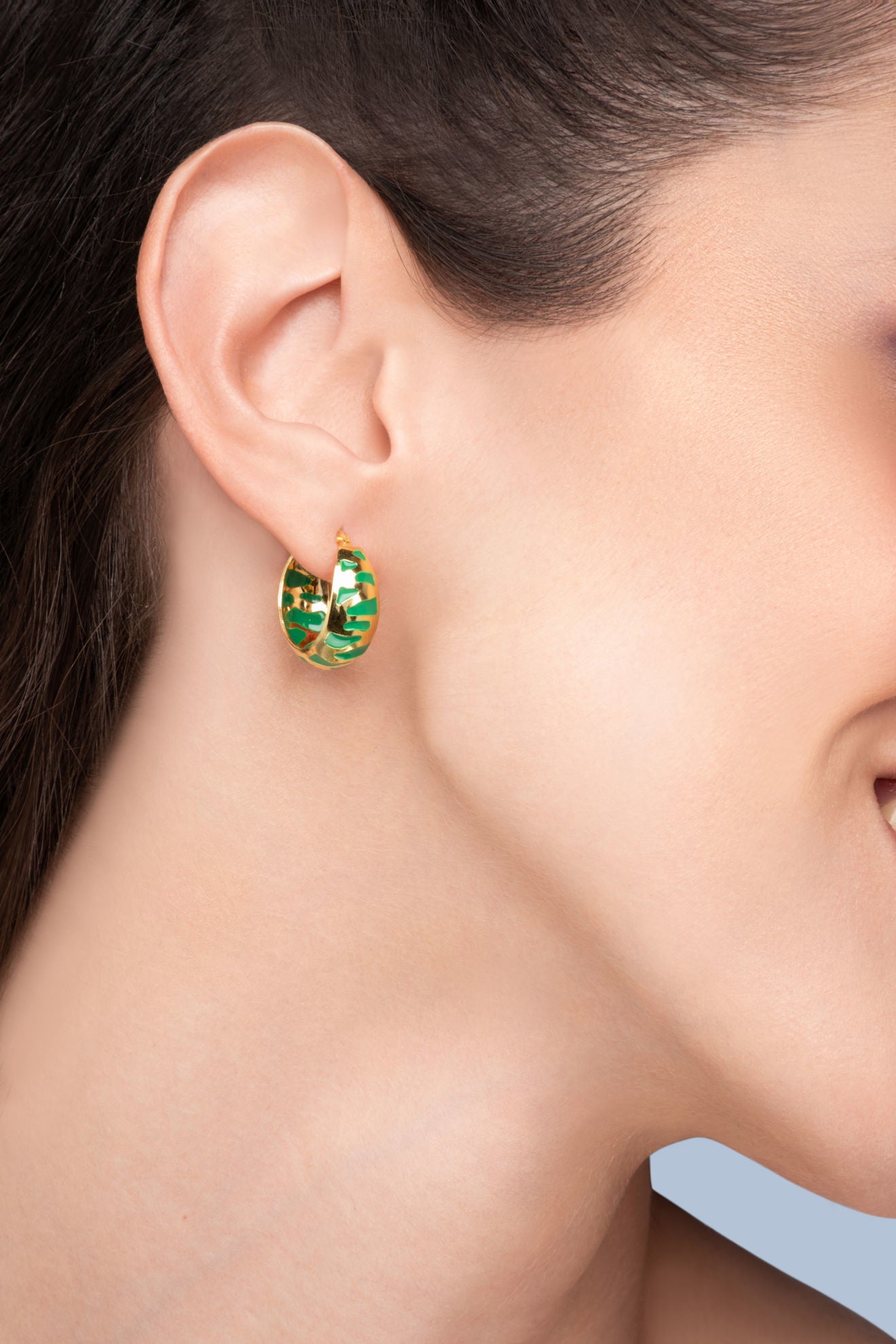 Σκουλαρίκια κρίκοι Pop 23 από επιχρυσωμένο ασήμι 925° με πράσινο σμάλτο Εικόνα 2