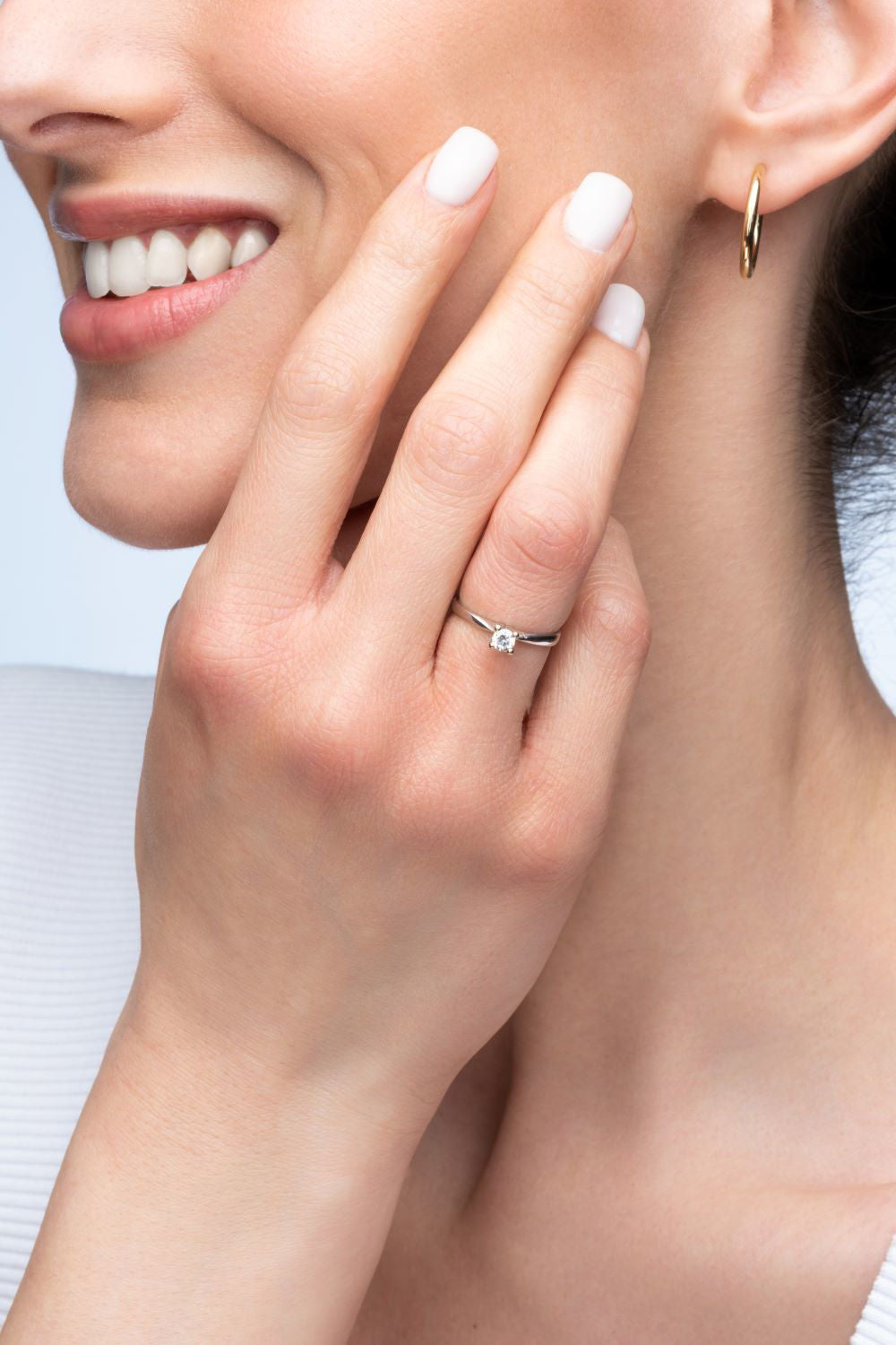 Μονόπετρο δαχτυλίδι από λευκό χρυσό 18K με διαμάντι μπριγιάν και χρυσές λεπτομέρειες Εικόνα 3