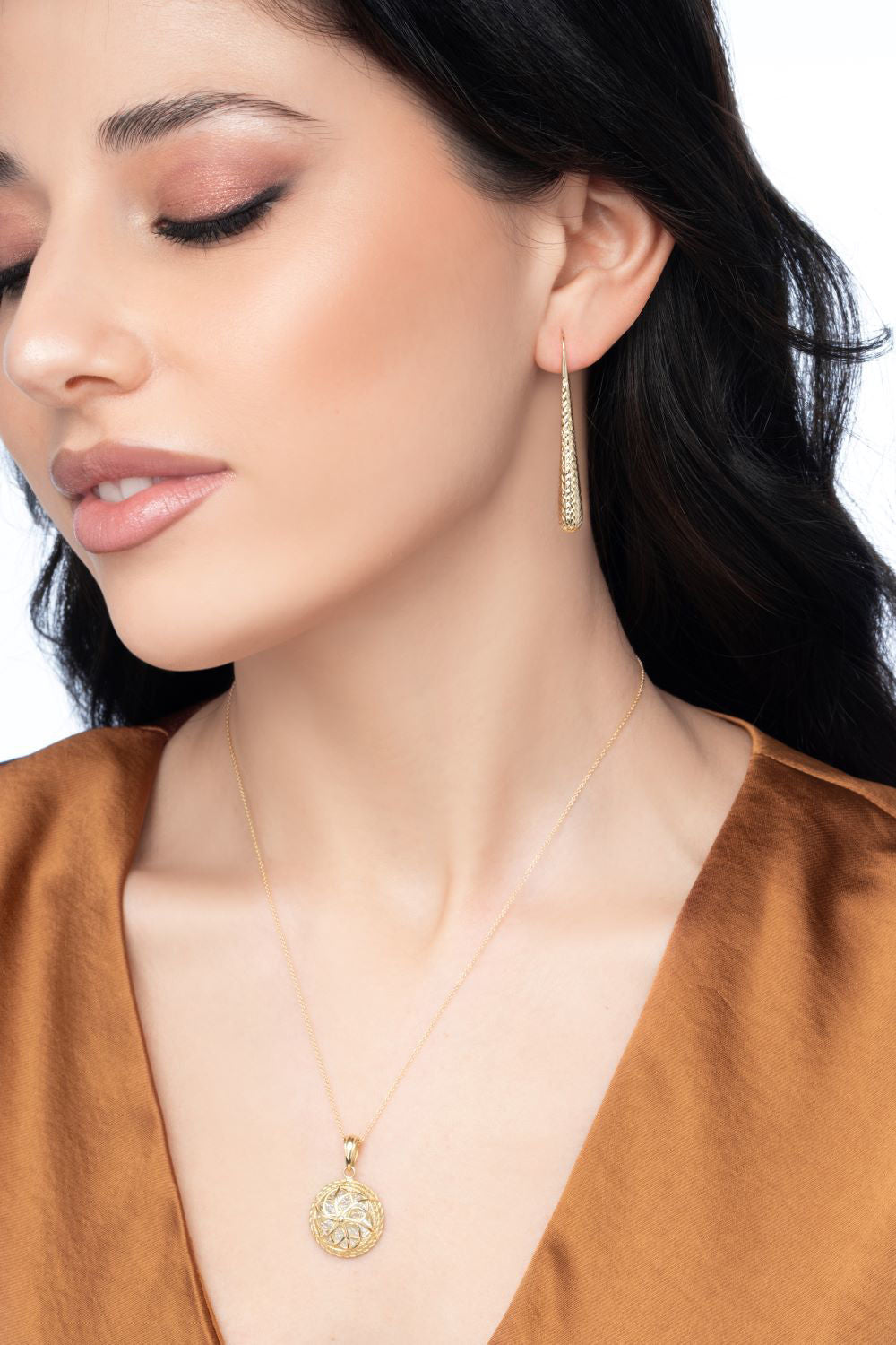 Μενταγιόν Arabesque από χρυσό και λευκό χρυσό 18K Εικόνα 3