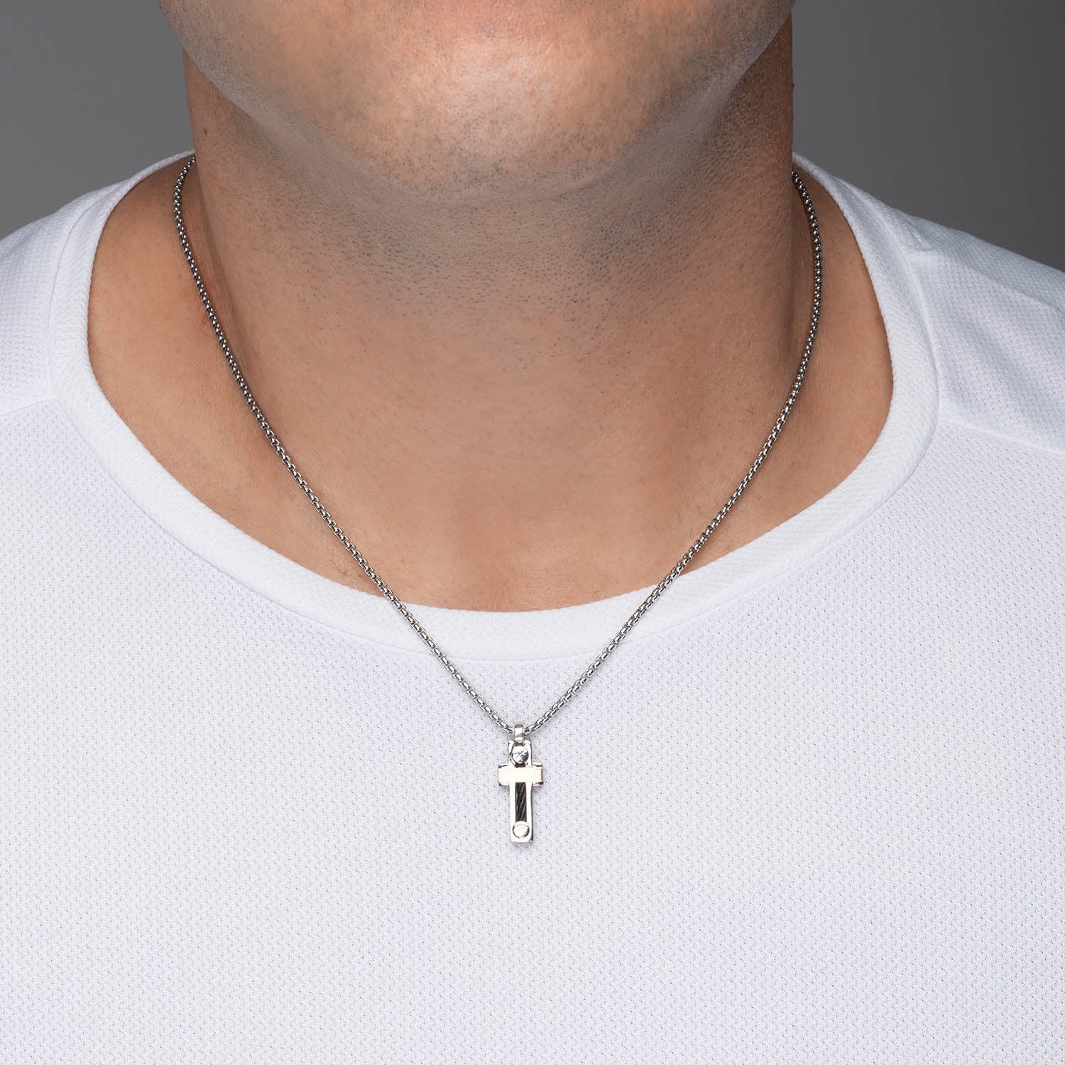 Ανδρικός σταυρός με λεπτομέρειες από χρυσό 18Κ,καουτσούκ και ατσάλι με διχρωμία ασημί - μαύρο Εικόνα 2