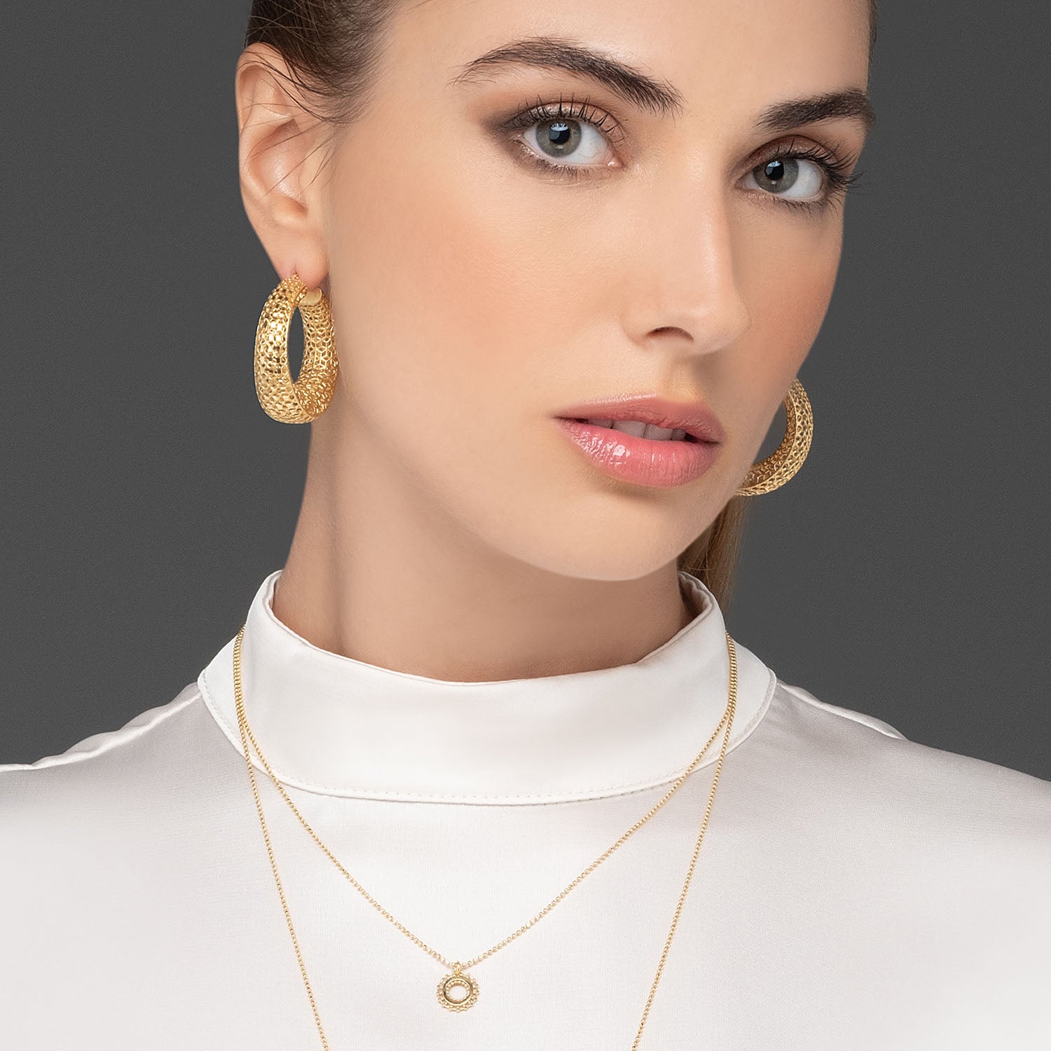 Σκουλαρίκια κρίκοι Artisanal από επιχρυσωμένο ασήμι 925° Εικόνα 3