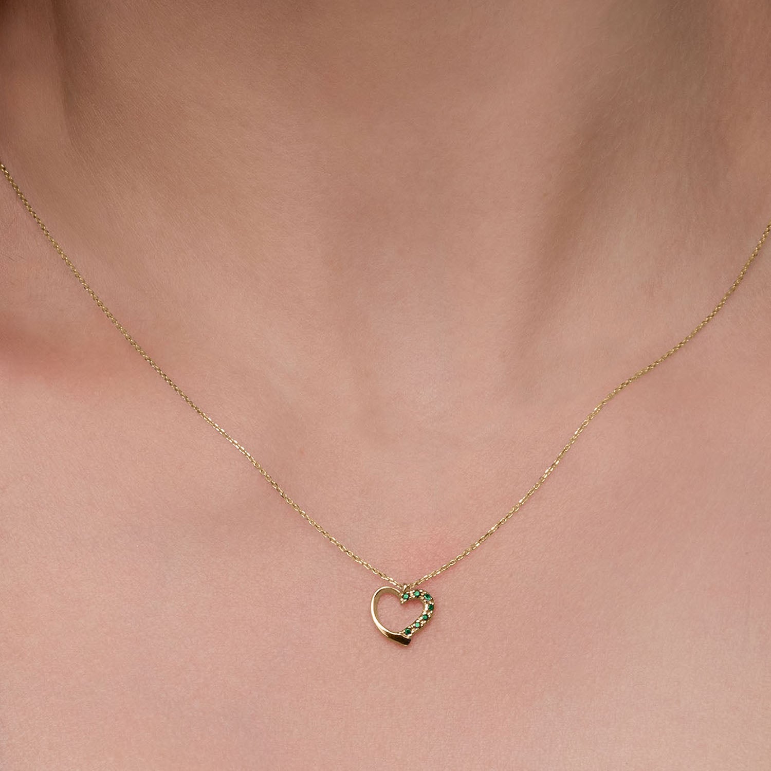 Κολιέ LiLaLove από χρυσό 18K με σμαράγδια Εικόνα 2