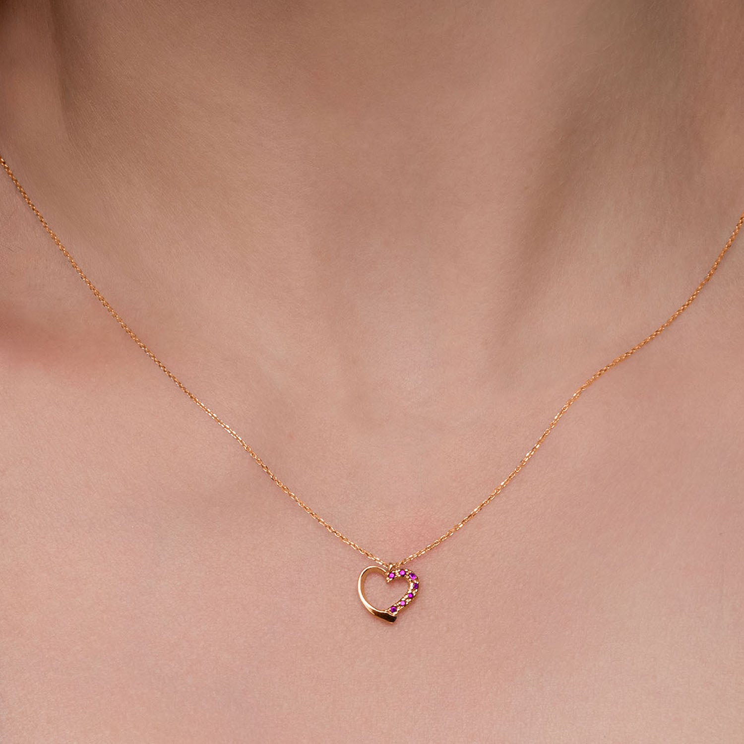 Κολιέ LiLaLove από ροζ χρυσό 18K με ρουμπίνια Εικόνα 2