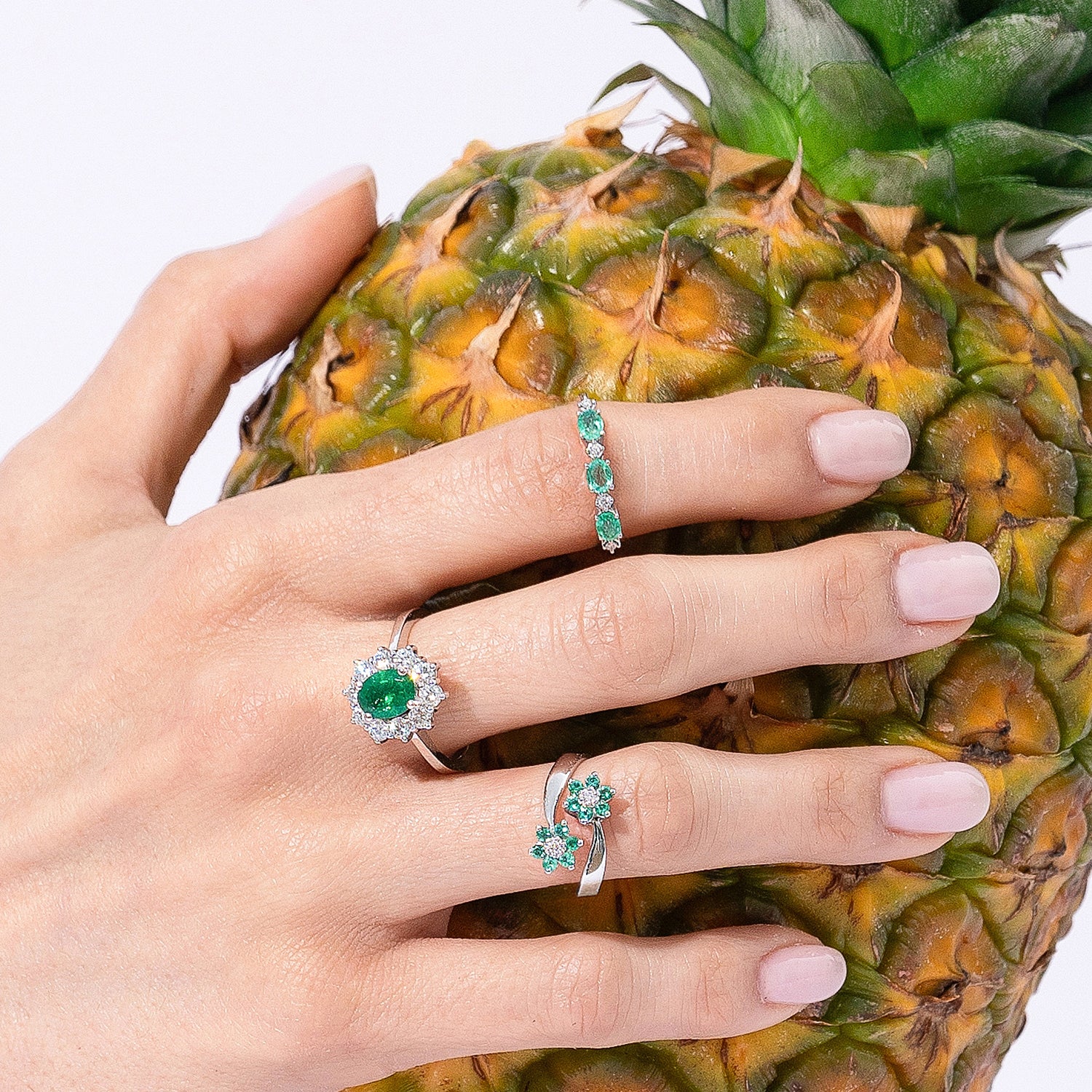 Δαχτυλίδι Secret Garden από λευκό χρυσό 18K με σμαράγδι και διαμάντια μπριγιάν Εικόνα 2