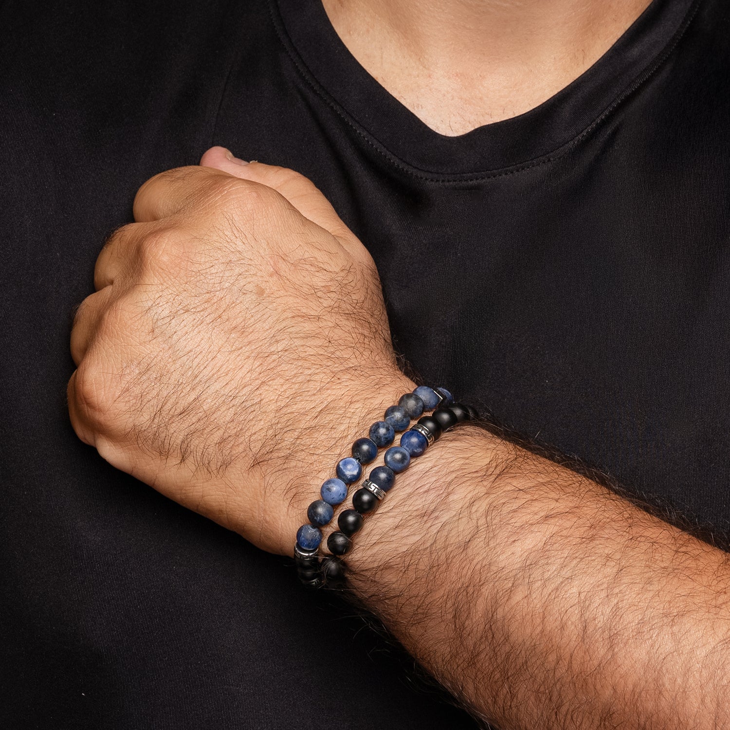 Ανδρικό βραχιόλι από μαύρο αχάτη και σοδαλίτη με στοιχεία από ατσάλι Εικόνα 2