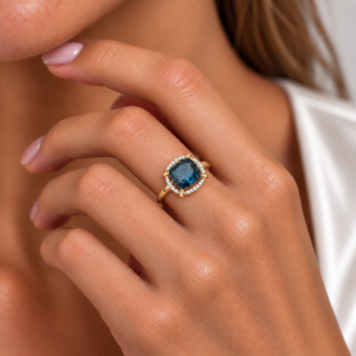 Δαχτυλίδι Secret Garden από χρυσό 18K με London blue topaz και διαμάντια μπριγιάν