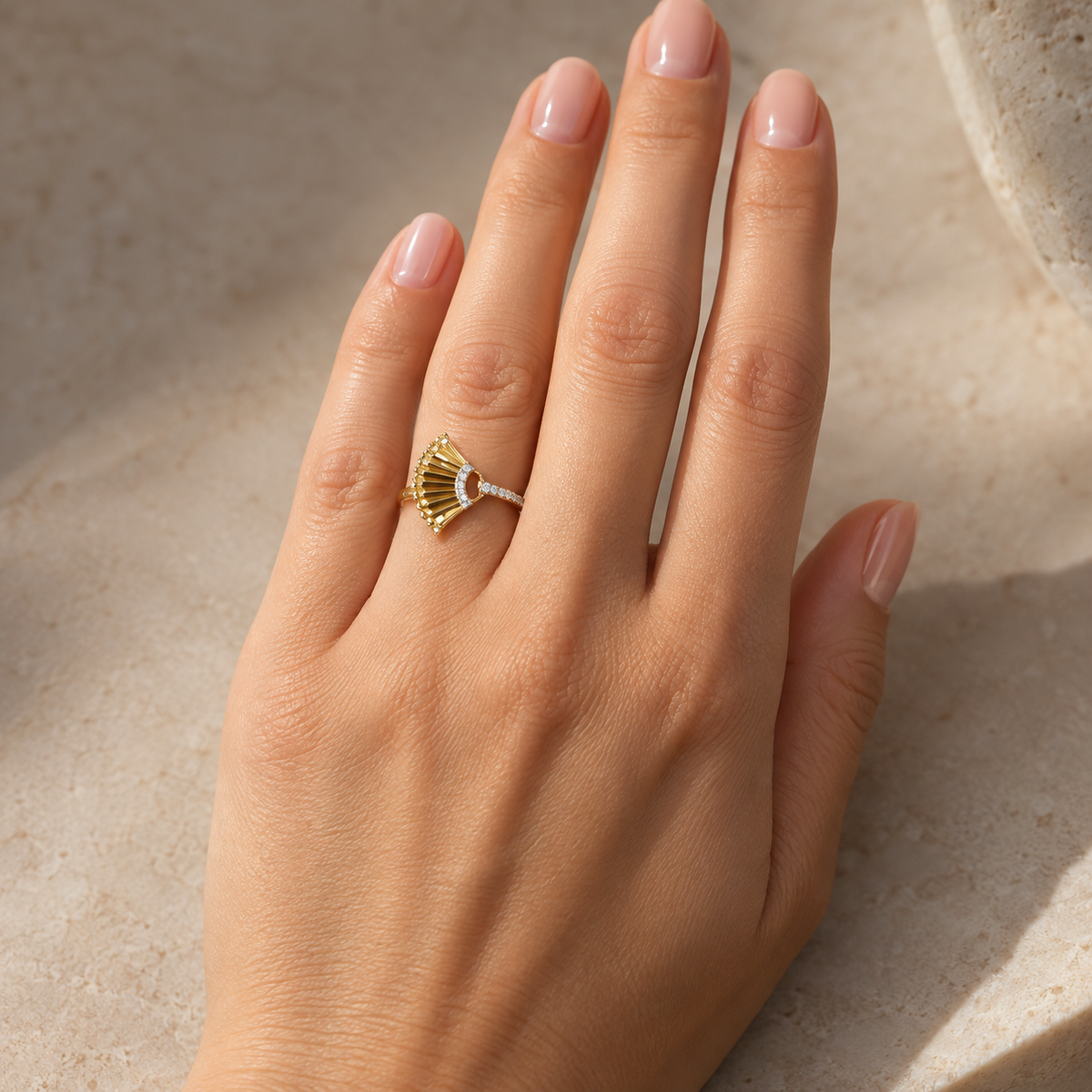 Δαχτυλίδι Arabesque Gold από χρυσό 18K και διαμάντια μπριγιάν