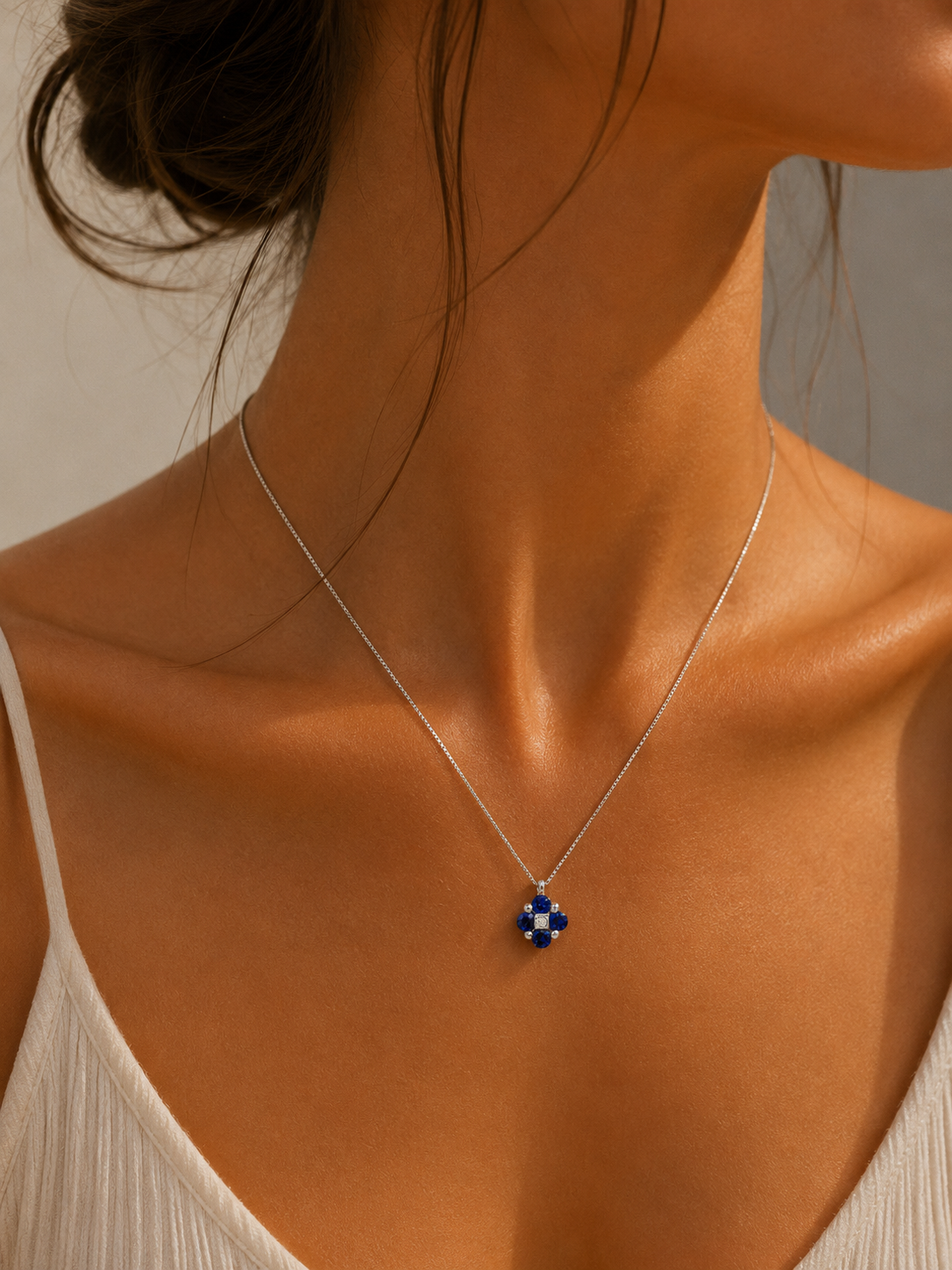 Κολιέ Gems από λευκό χρυσό 18K με ζαφείρι και διαμάντι κοπής μπριγιάν