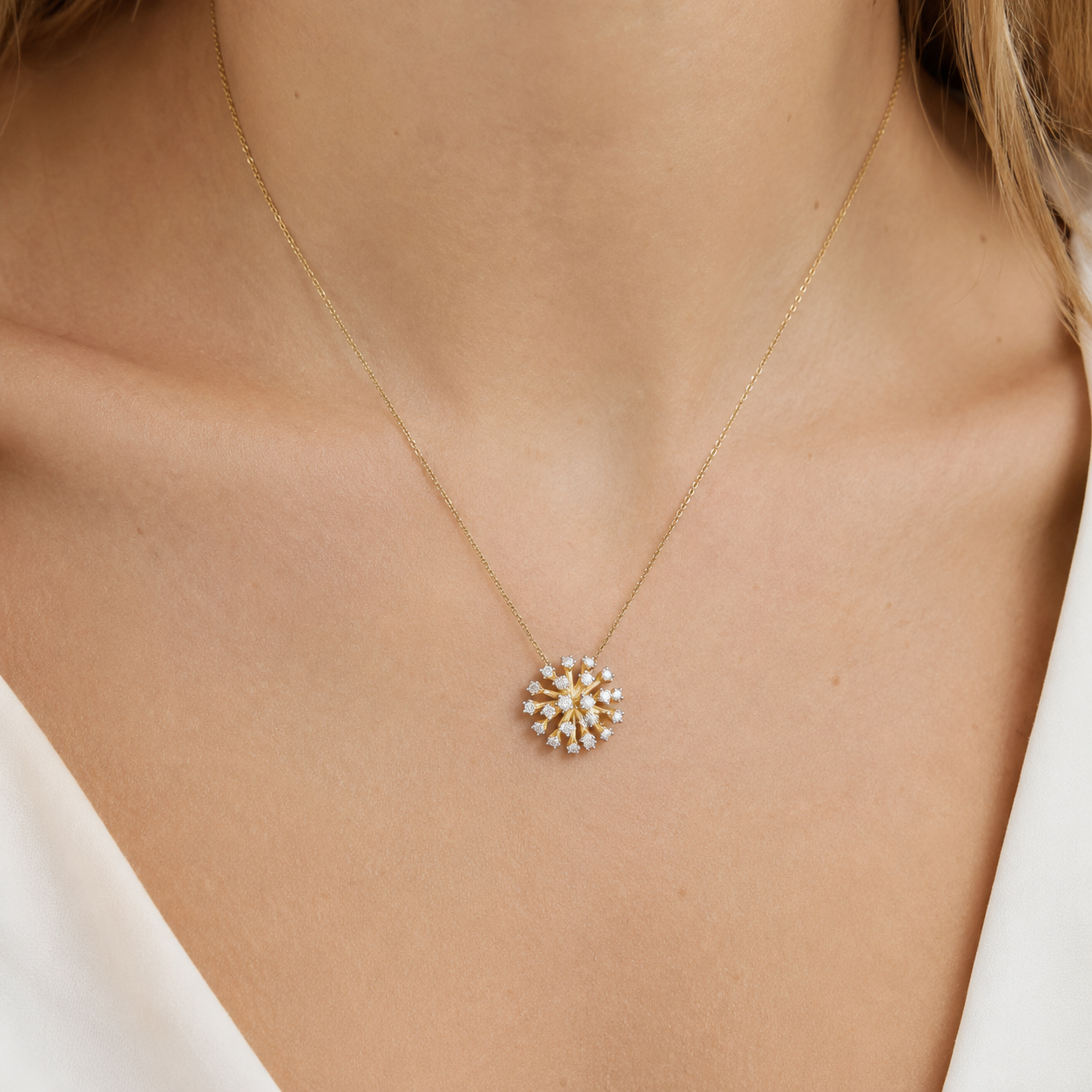 Μενταγιόν Fancy Diamonds από χρυσό 14K με διαμάντια μπριγιάν