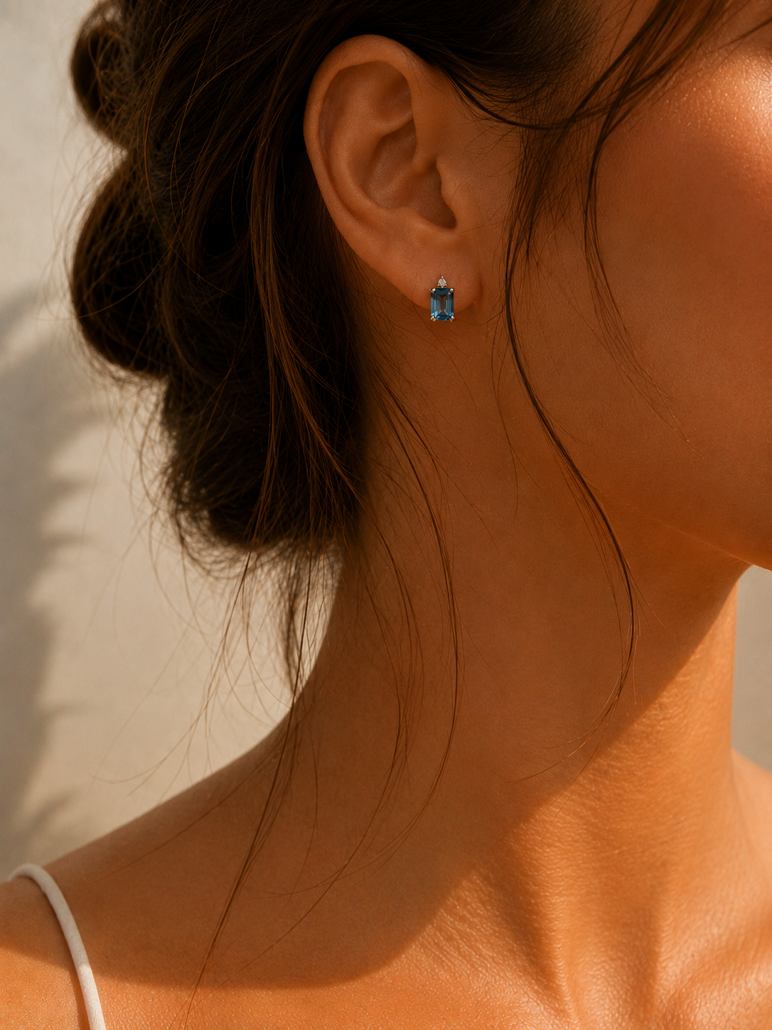 Σκουλαρίκια Gems από λευκό χρυσό 18K με London blue topaz και διαμάντια μπριγιάν