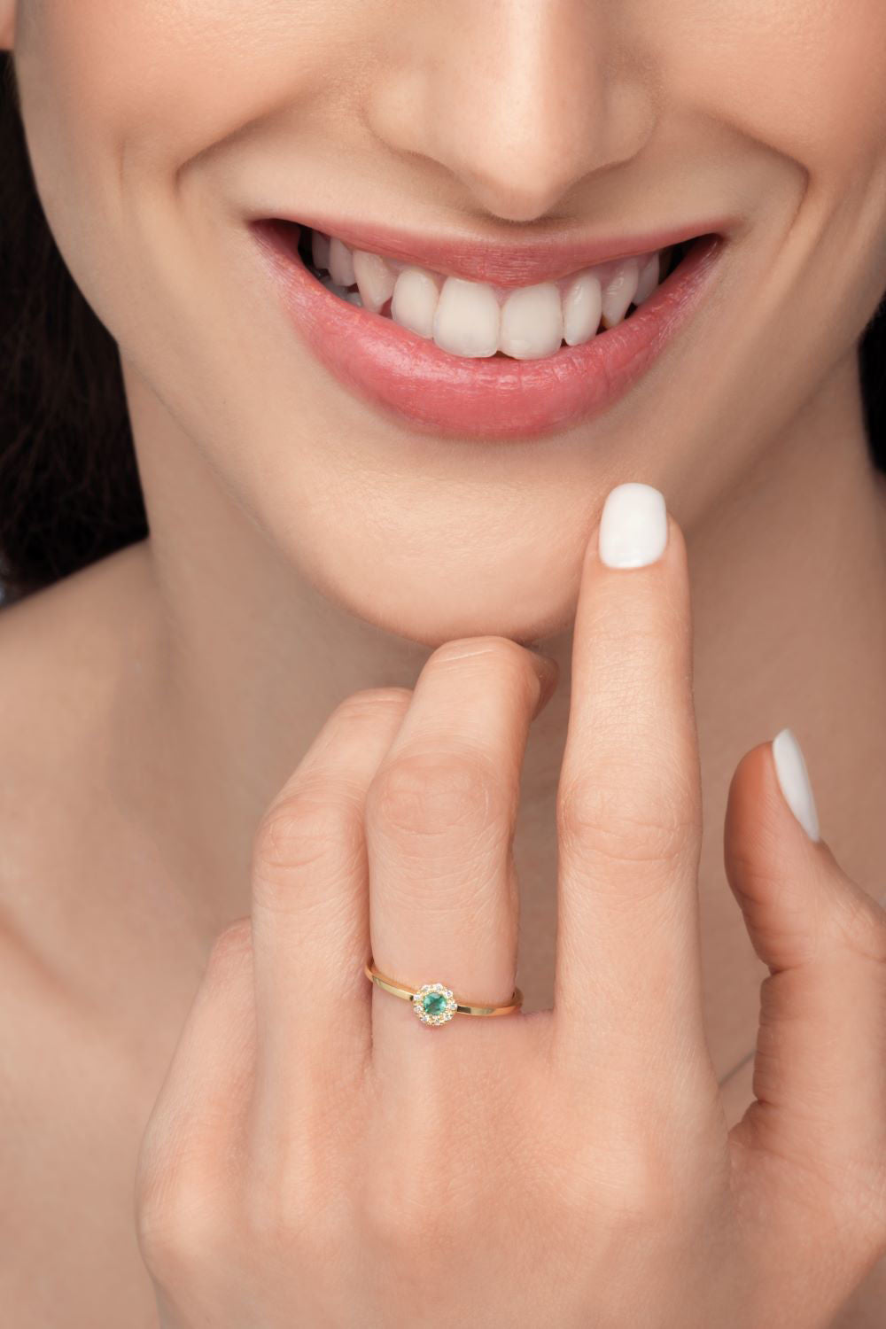 Δαχτυλίδι Gems από χρυσό 18K με σμαράγδι και διαμάντια μπριγιάν Εικόνα 2