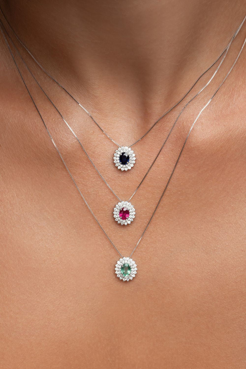 Κολιέ Gems από λευκό χρυσό 18K με σμαράγδι και διαμάντια μπριγιάν Εικόνα 2