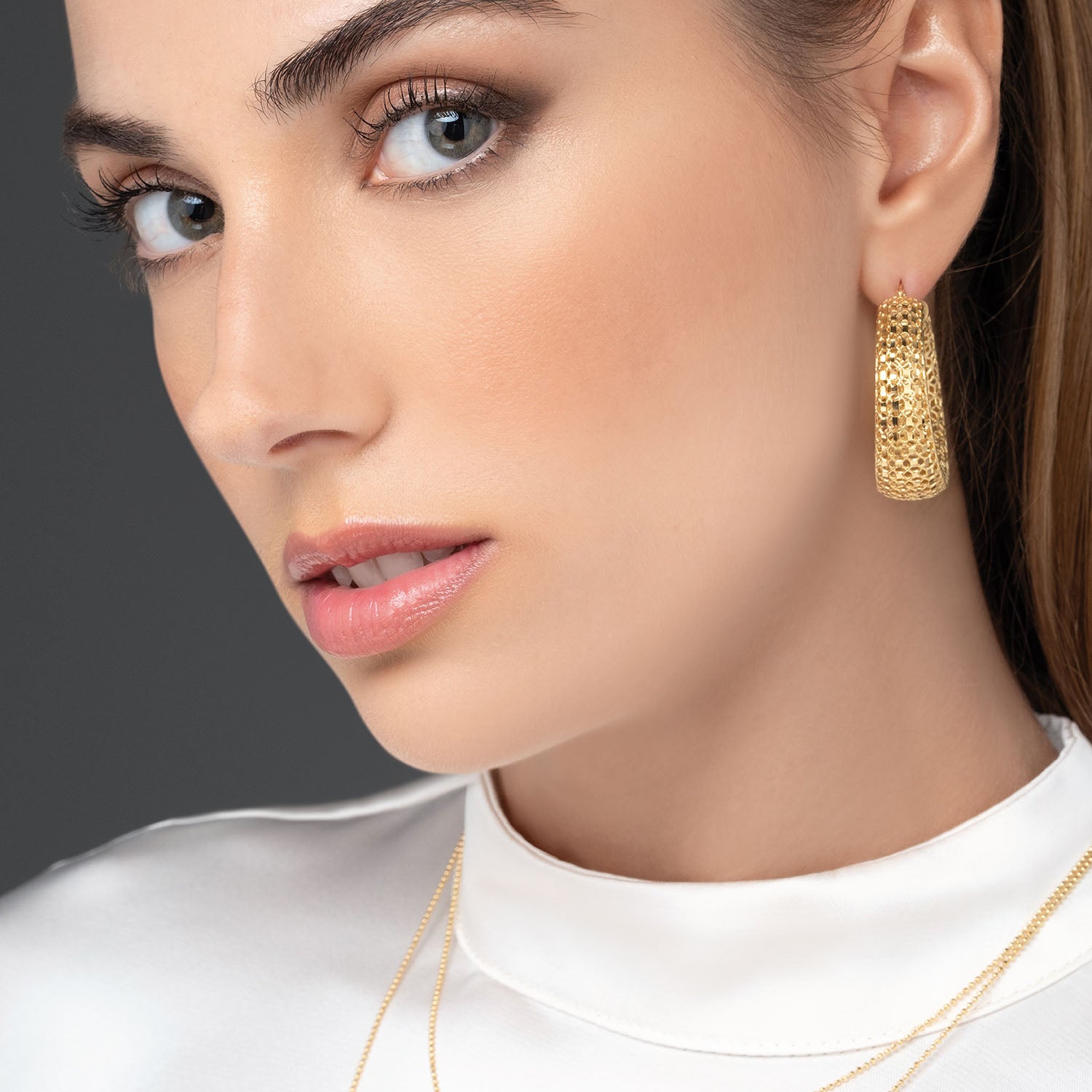 Σκουλαρίκια κρίκοι Artisanal από επιχρυσωμένο ασήμι 925° Εικόνα 2