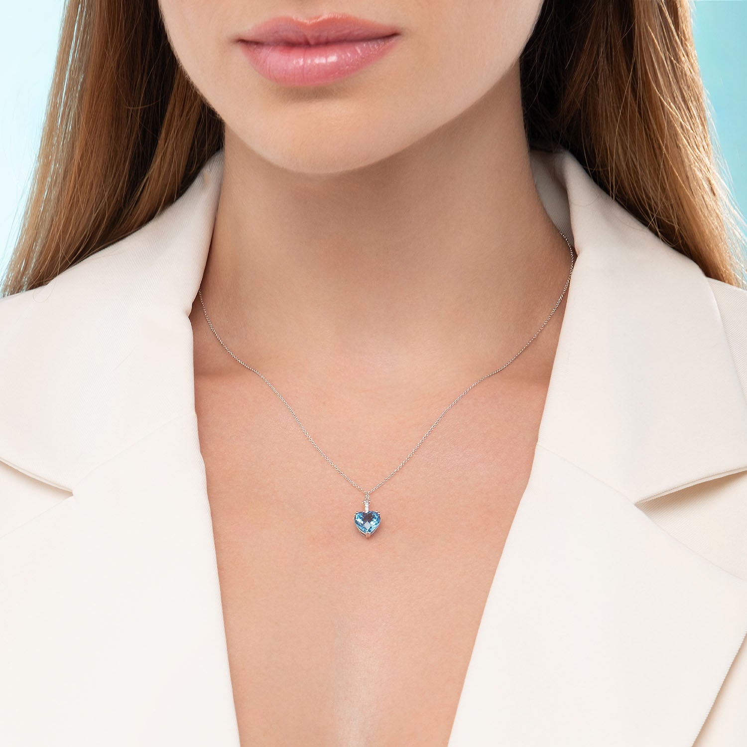 Μενταγιόν Secret Garden από λευκό χρυσό 18K με swiss blue topaz και διαμάντια μπριγιάν Εικόνα 2