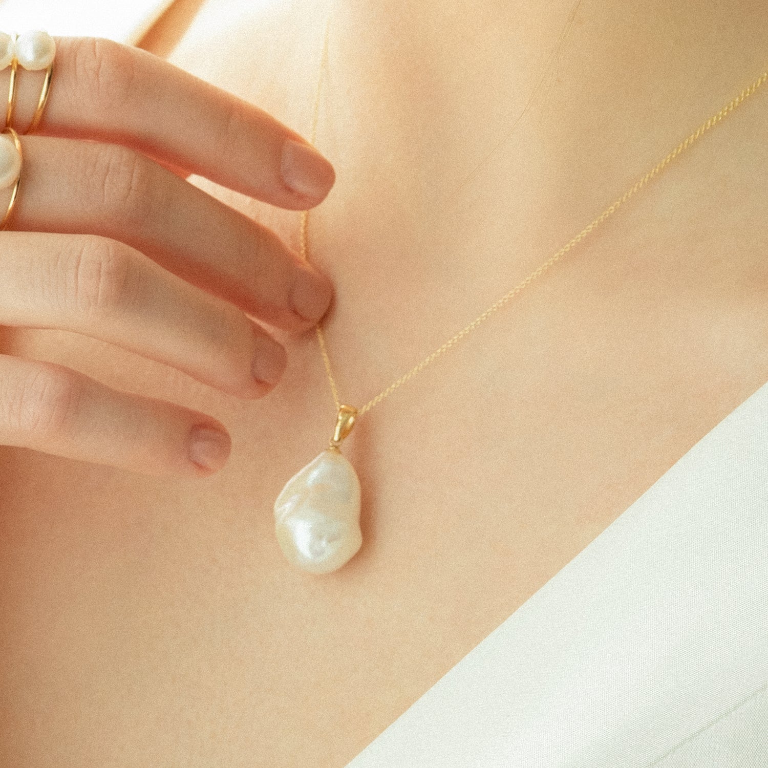 Μενταγιόν Pearls από χρυσό 18K με μαργαριτάρι μπαρόκ Εικόνα 2