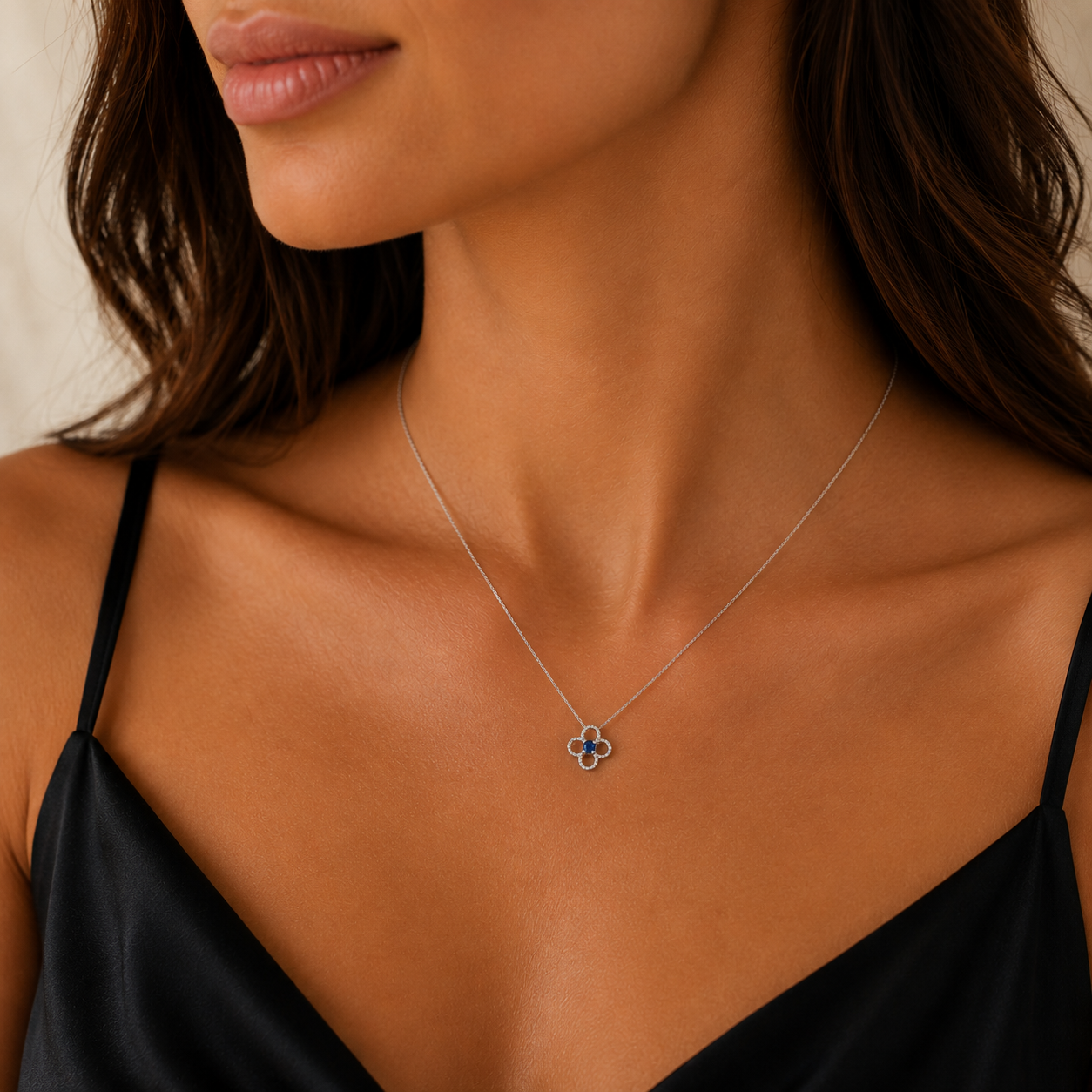 Κολιέ Gems από λευκό χρυσό 18K με ζαφείρι