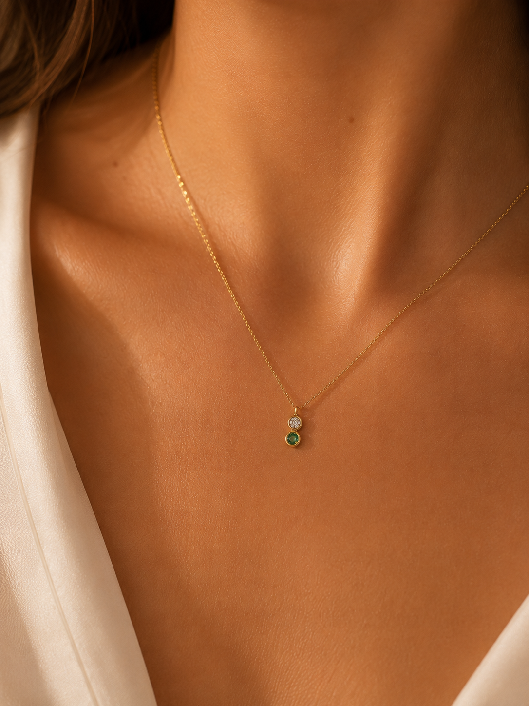 Κολιέ Gems από χρυσό 18K με σμαράγδι και διαμάντια μπριγιάν