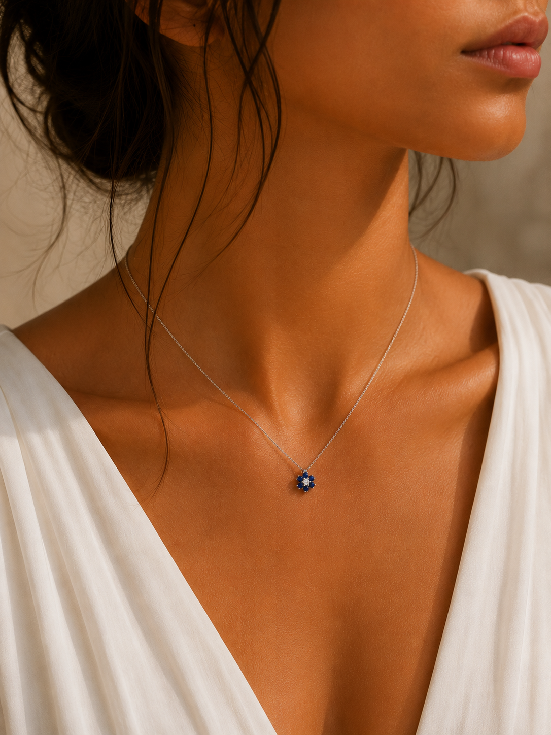Μενταγιόν Gems από λευκό χρυσό 18K με ζαφείρια και διαμάντι μπριγιάν
